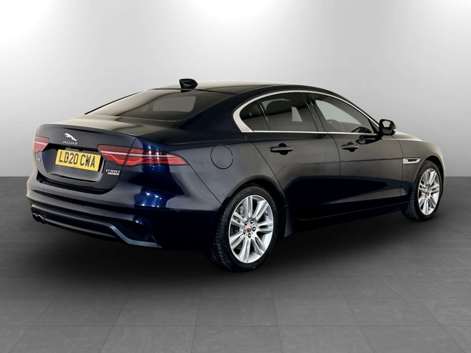 Used Jaguar XE 2020 for sale - 77720455: Photo 10
