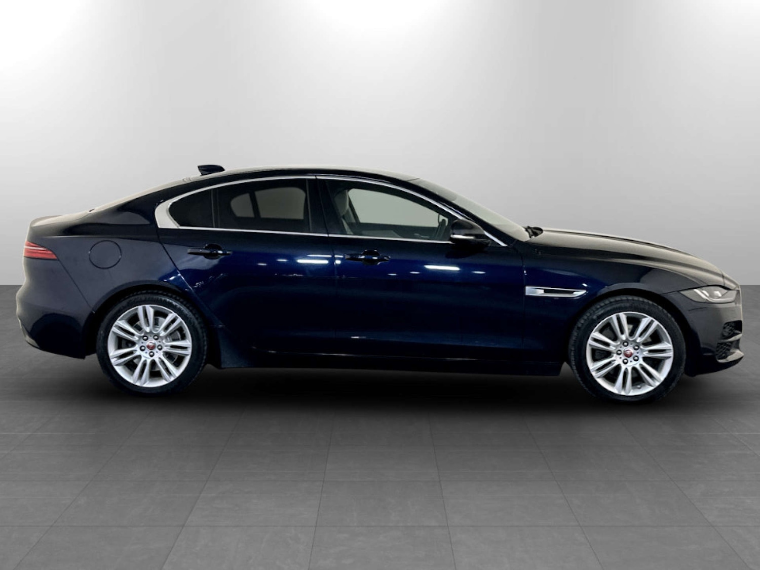 Used Jaguar XE 2020 for sale - 77720455: Photo 11