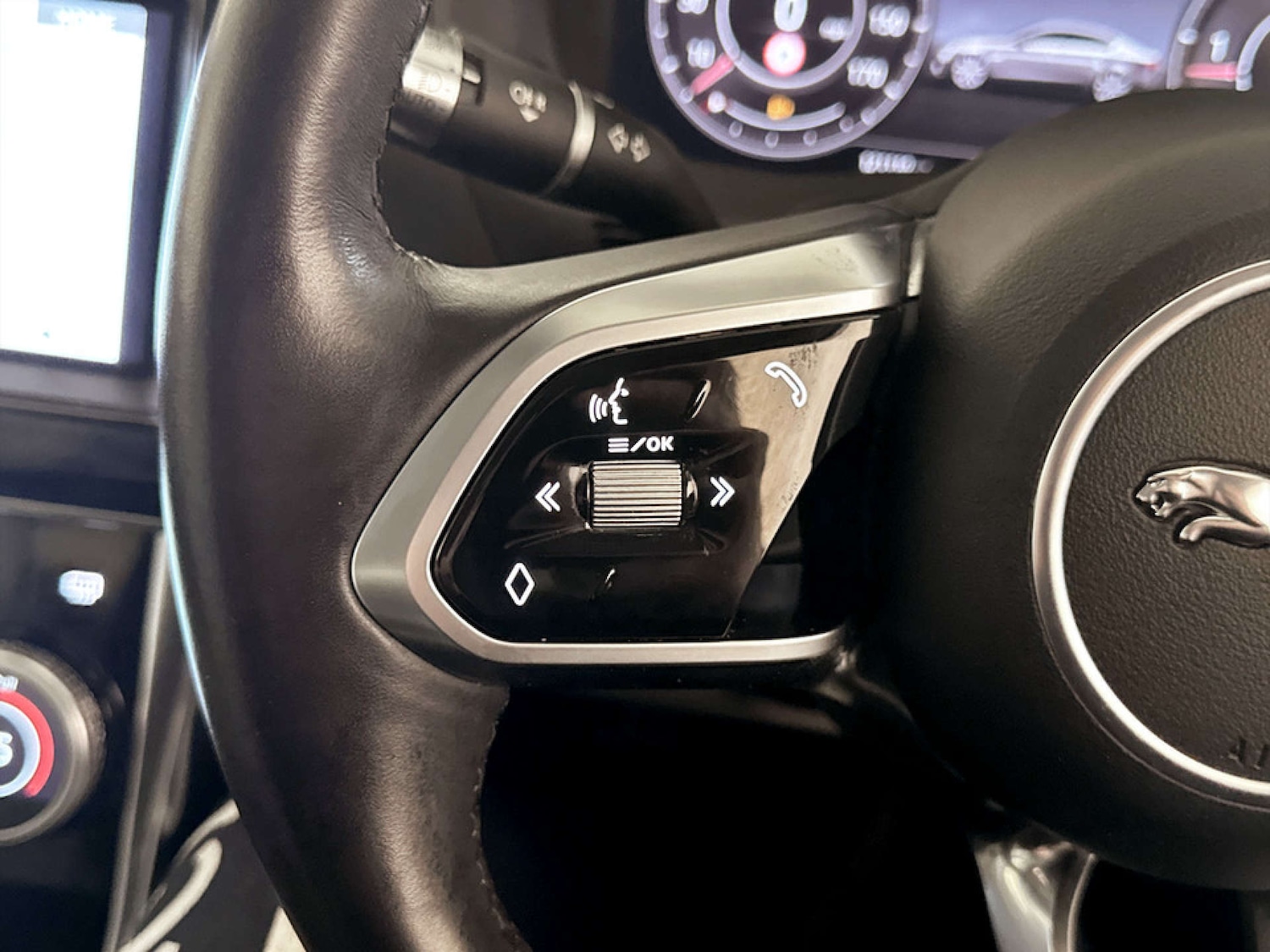 Used Jaguar XE 2020 for sale - 77720455: Photo 17