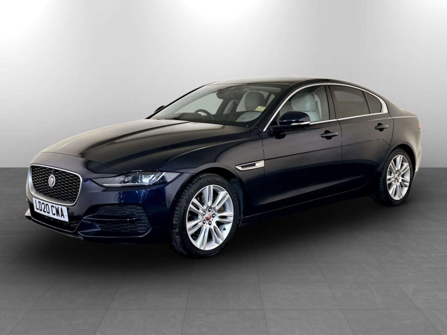 Used Jaguar XE 2020 for sale - 77720455: Photo 6