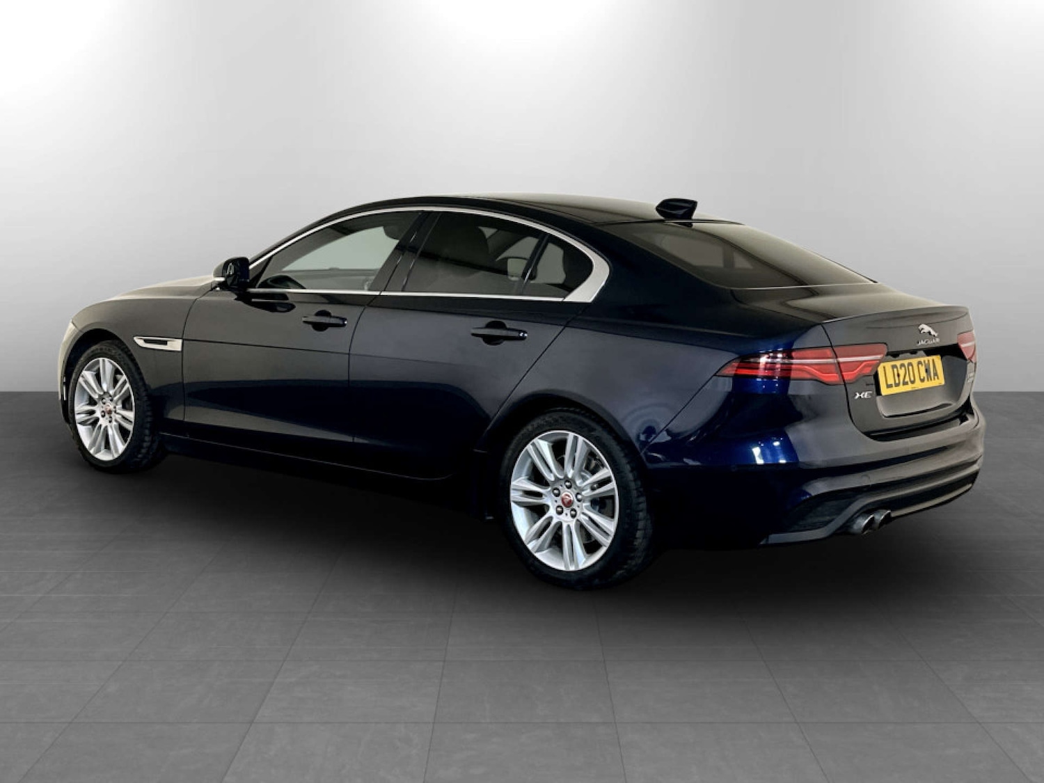 Used Jaguar XE 2020 for sale - 77720455: Photo 8