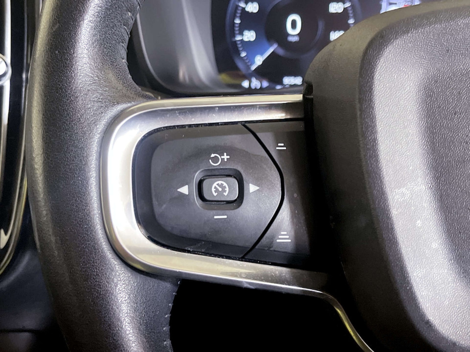 Used Volvo XC40 2018 for sale - 77185957: Photo 18