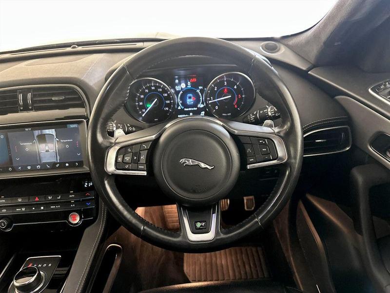 Used Jaguar F-Pace 2019 for sale - 76209413: Photo 16