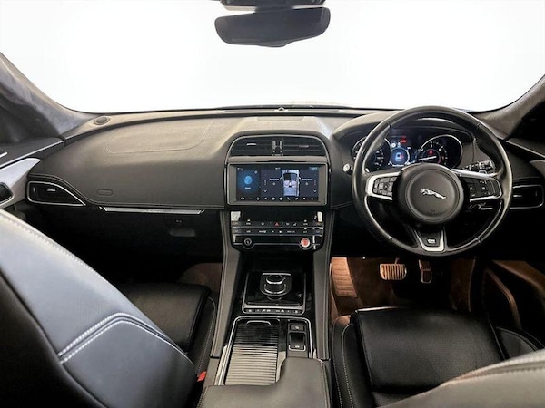 Used Jaguar F-Pace 2019 for sale - 76209413: Photo 3