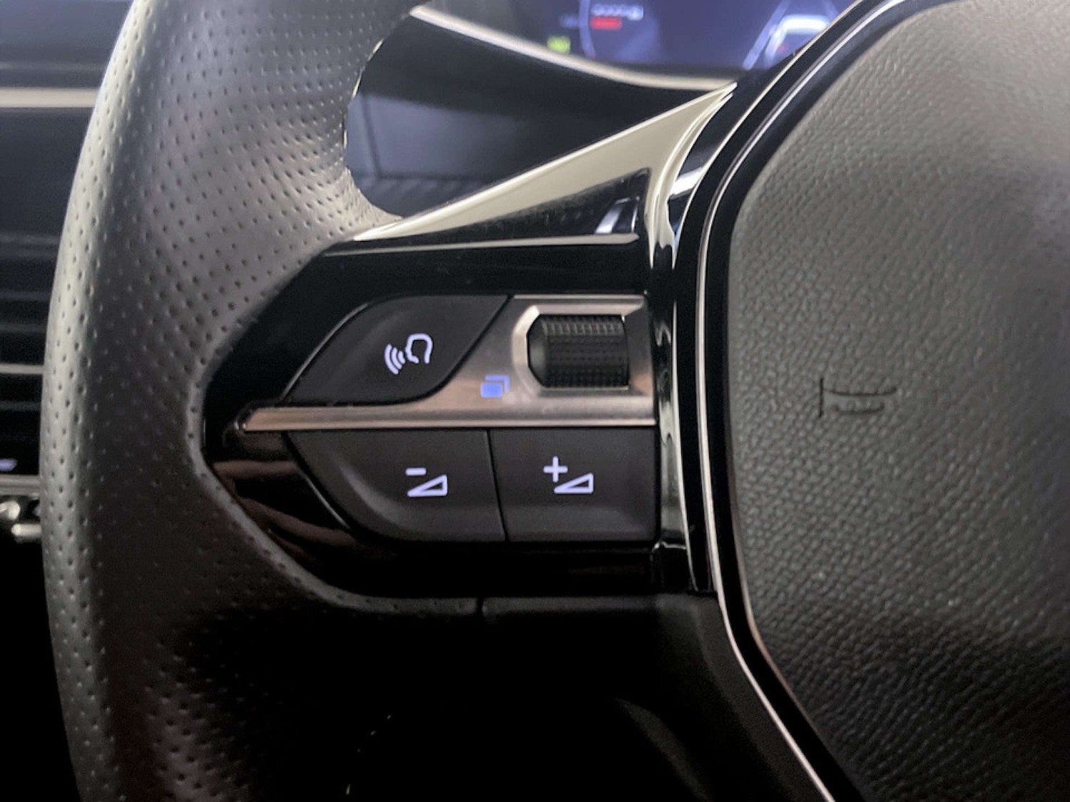 Used Peugeot 2008 2022 for sale - 77531877: Photo 17