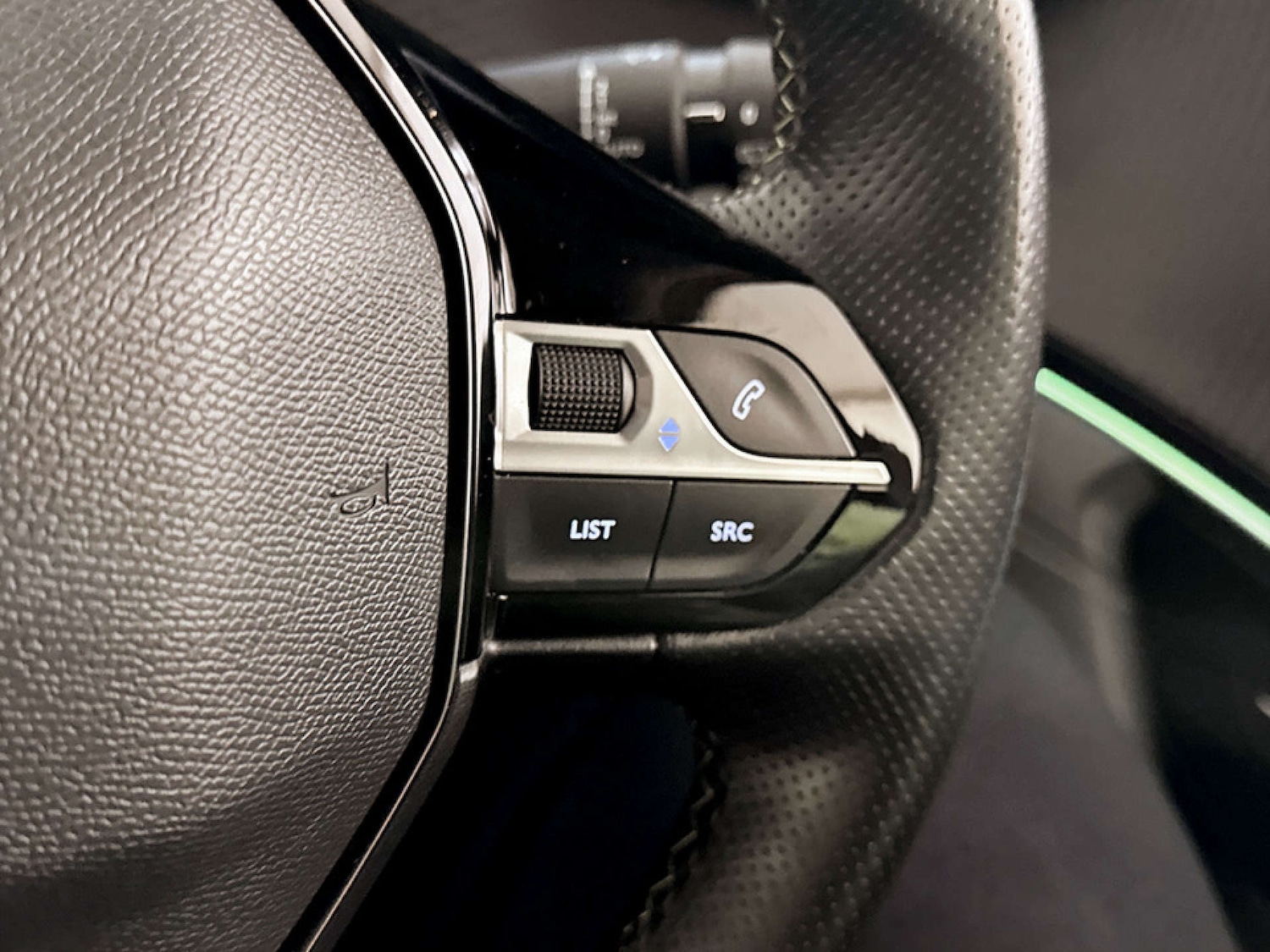 Used Peugeot 2008 2021 for sale - 77584838: Photo 19