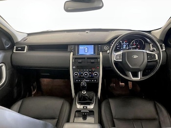 Used Land Rover Discovery Sport 2017 for sale - 76209386: Photo