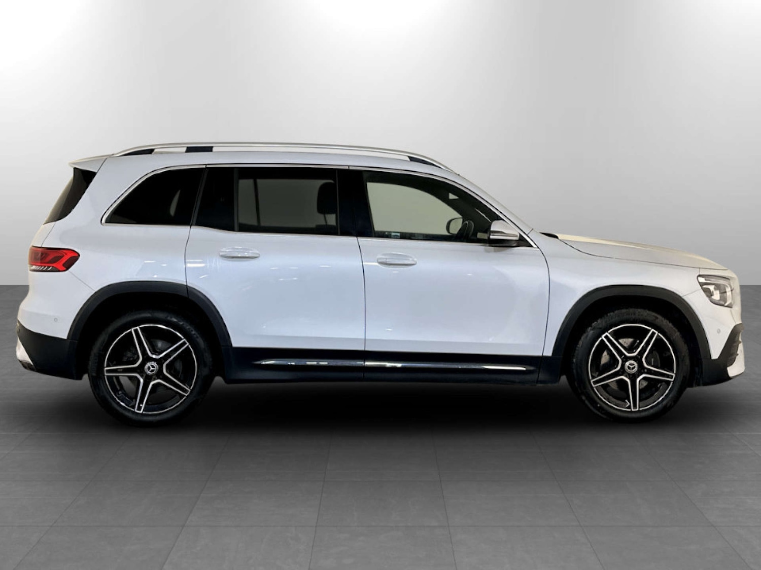 Used Mercedes-Benz GLB 2023 for sale - 77667944: Photo 11