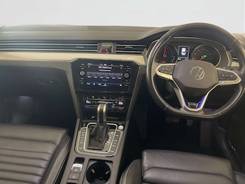 Used Volkswagen Passat 2021 for sale - 78654381: Photo
