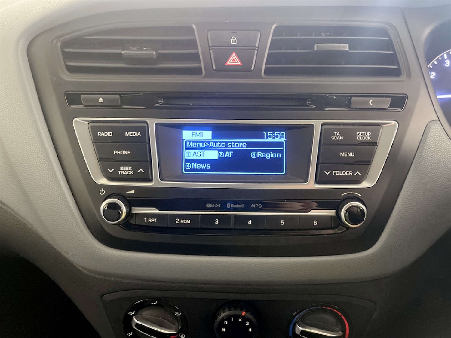 Used Hyundai i20 2016 for sale - 77437497: Photo 20