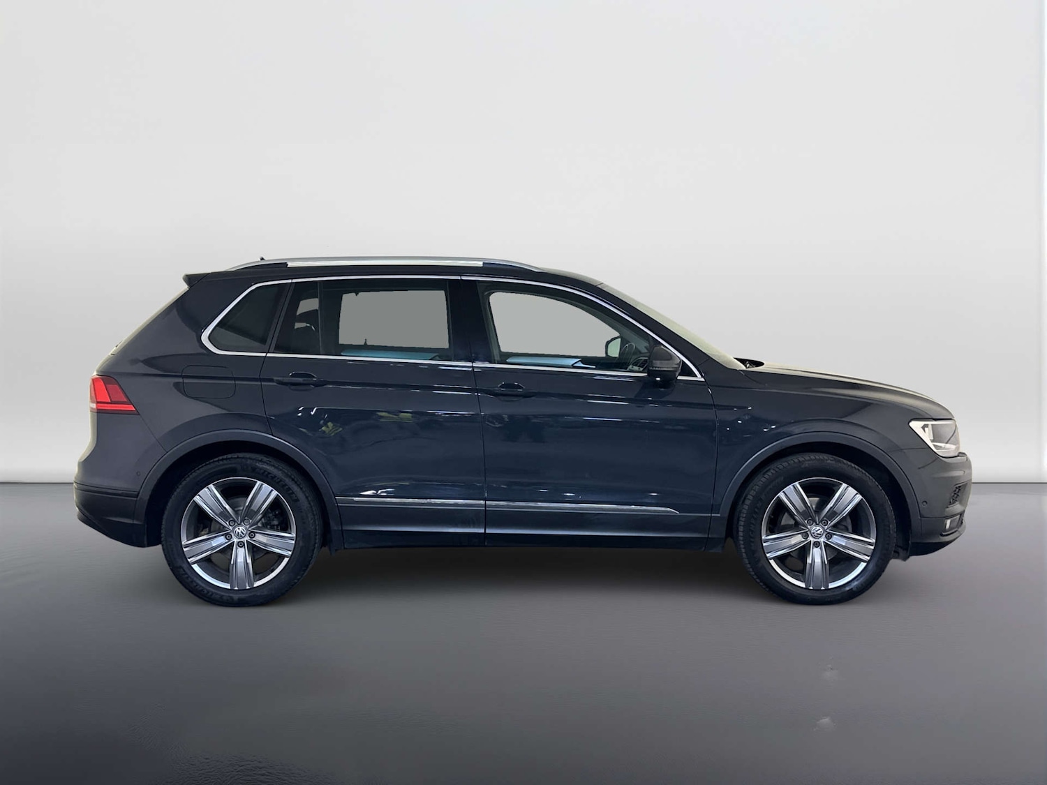 Used Volkswagen Tiguan 2019 for sale - 78175649: Photo 11