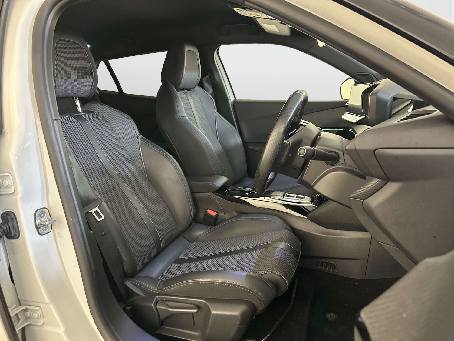 Used Peugeot 2008 2023 for sale - 78000693: Photo 13