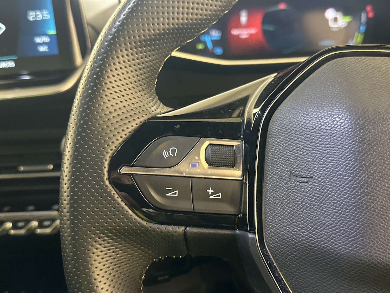 Used Peugeot 2008 2023 for sale - 78000693: Photo 16