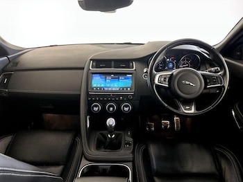 Used Jaguar E-Pace 2019 for sale - 76209320: Photo 3