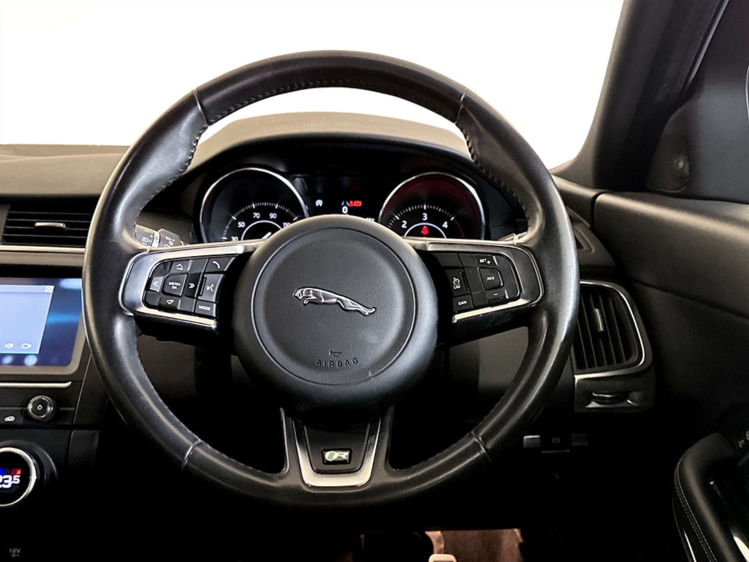 Used Jaguar E-Pace 2019 for sale - 77662737: Photo 16