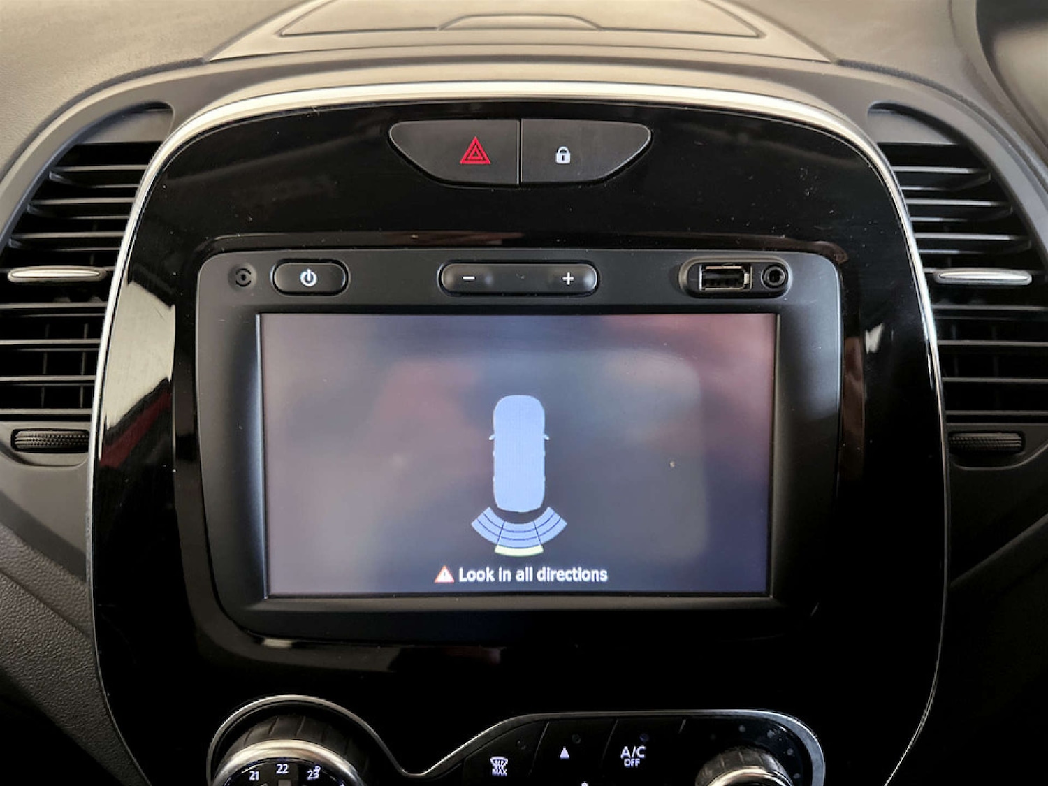 Used Renault Captur 2018 for sale - 77249228: Photo 20