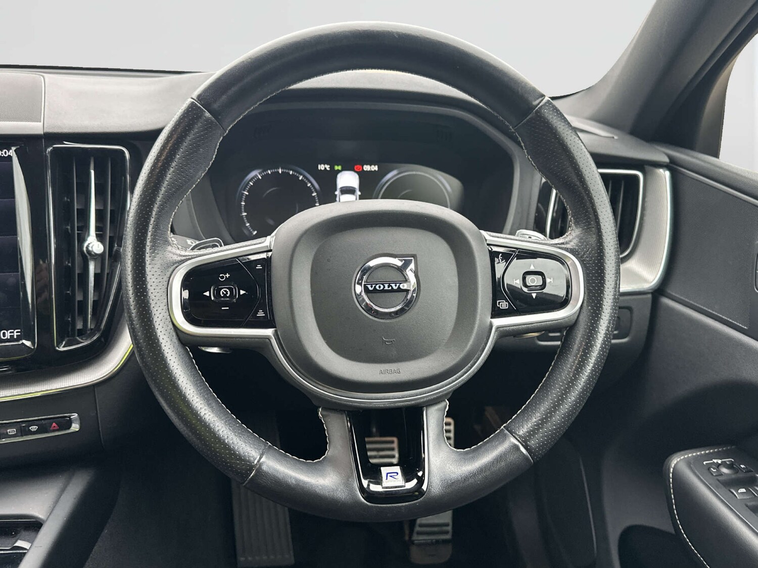 Used Volvo XC60 2018 for sale - 78179689: Photo 16