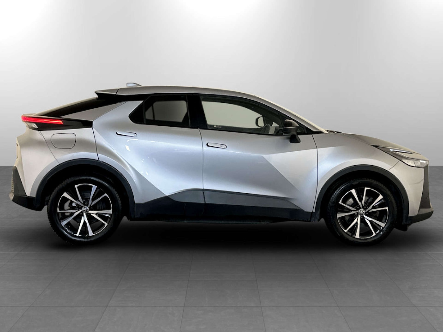 Used Toyota C-HR 2024 for sale - 77469948: Photo 11