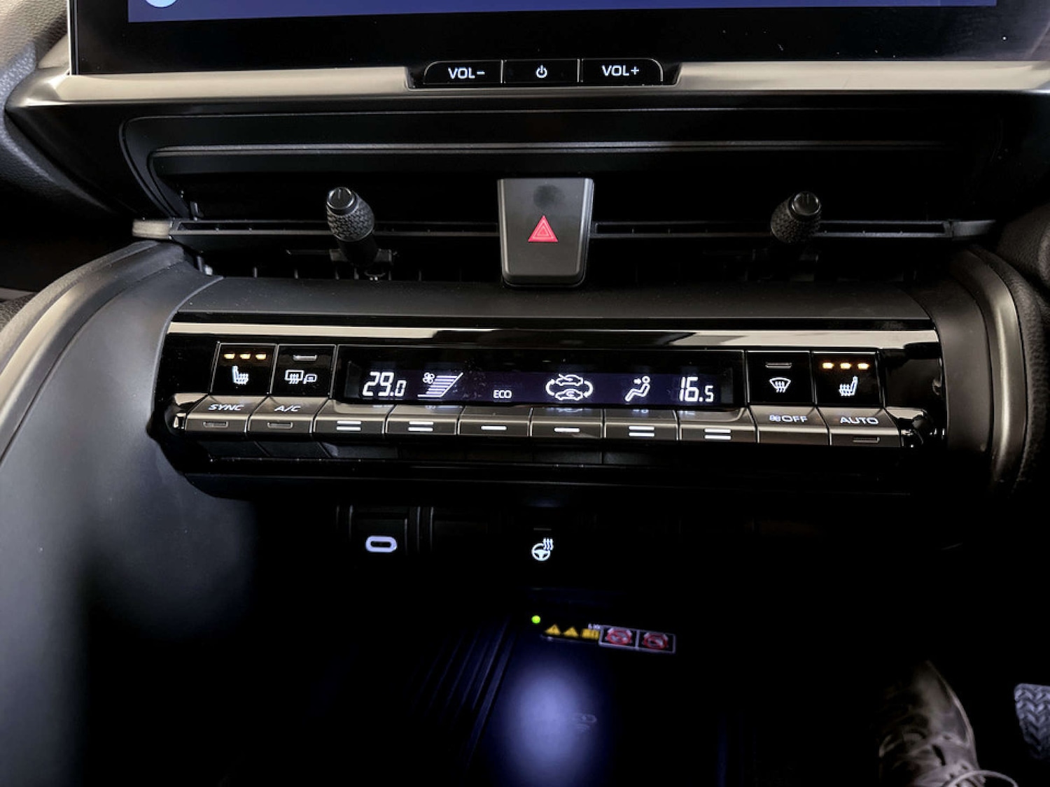 Used Toyota C-HR 2024 for sale - 77469948: Photo 25