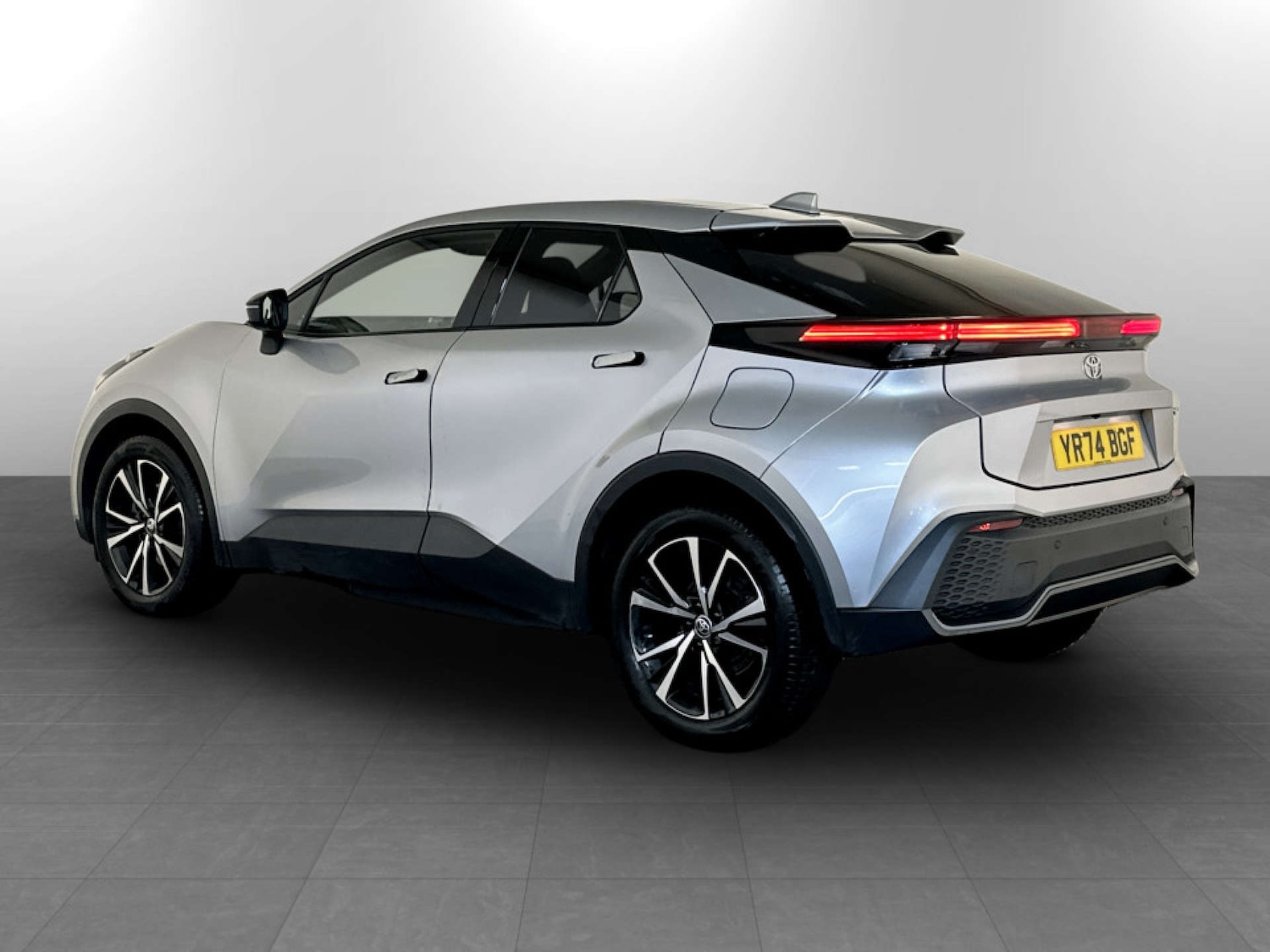 Used Toyota C-HR 2024 for sale - 77469948: Photo 8