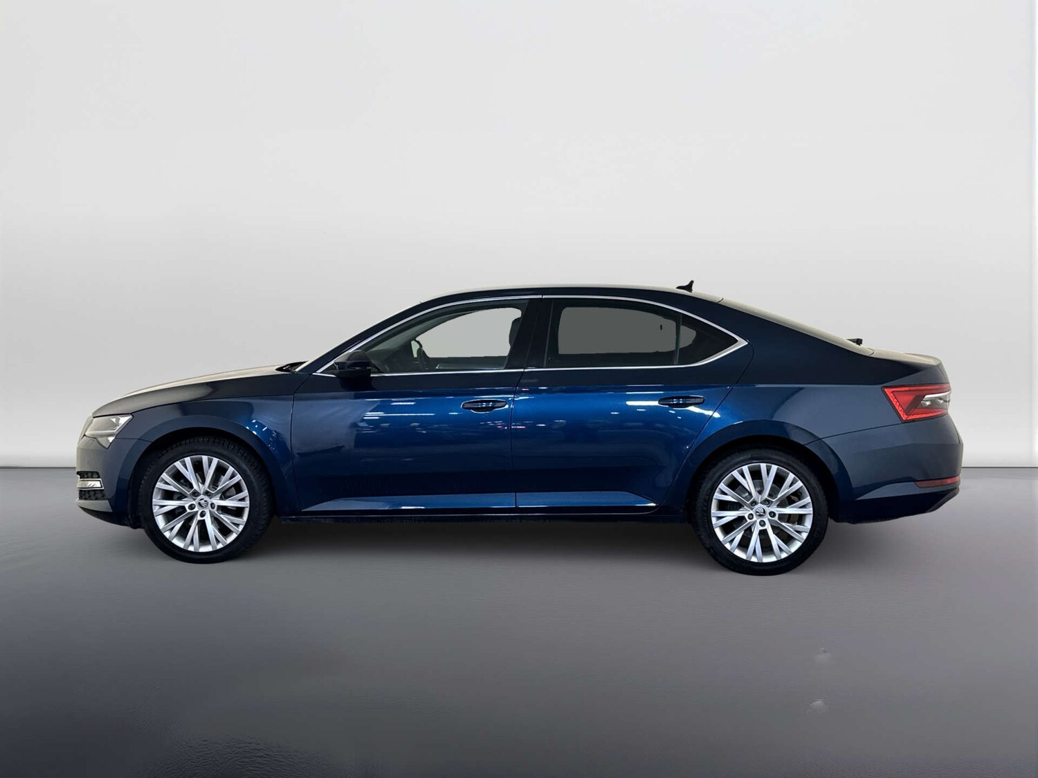 Used Skoda Superb 2023 for sale - 78003769: Photo 7