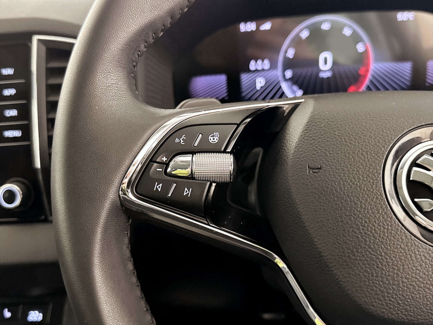 Used Skoda Karoq 2024 for sale - 77185794: Photo 18