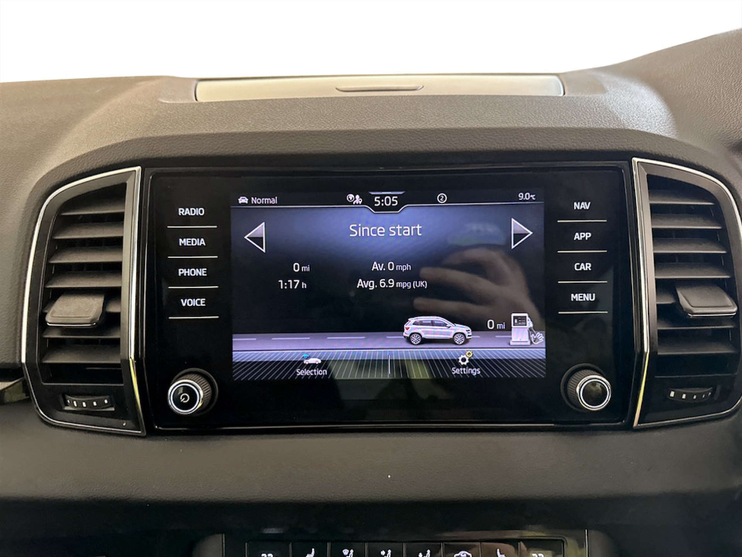 Used Skoda Karoq 2024 for sale - 77185794: Photo 25