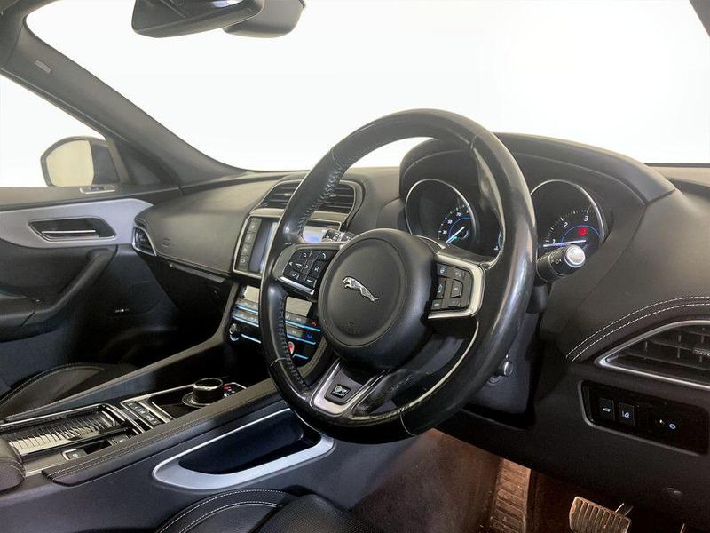 Used Jaguar F-Pace 2018 for sale - 76355612: Photo 15