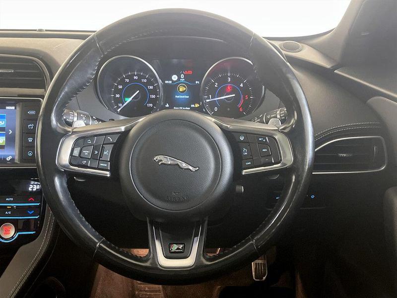 Used Jaguar F-Pace 2018 for sale - 76355612: Photo 16