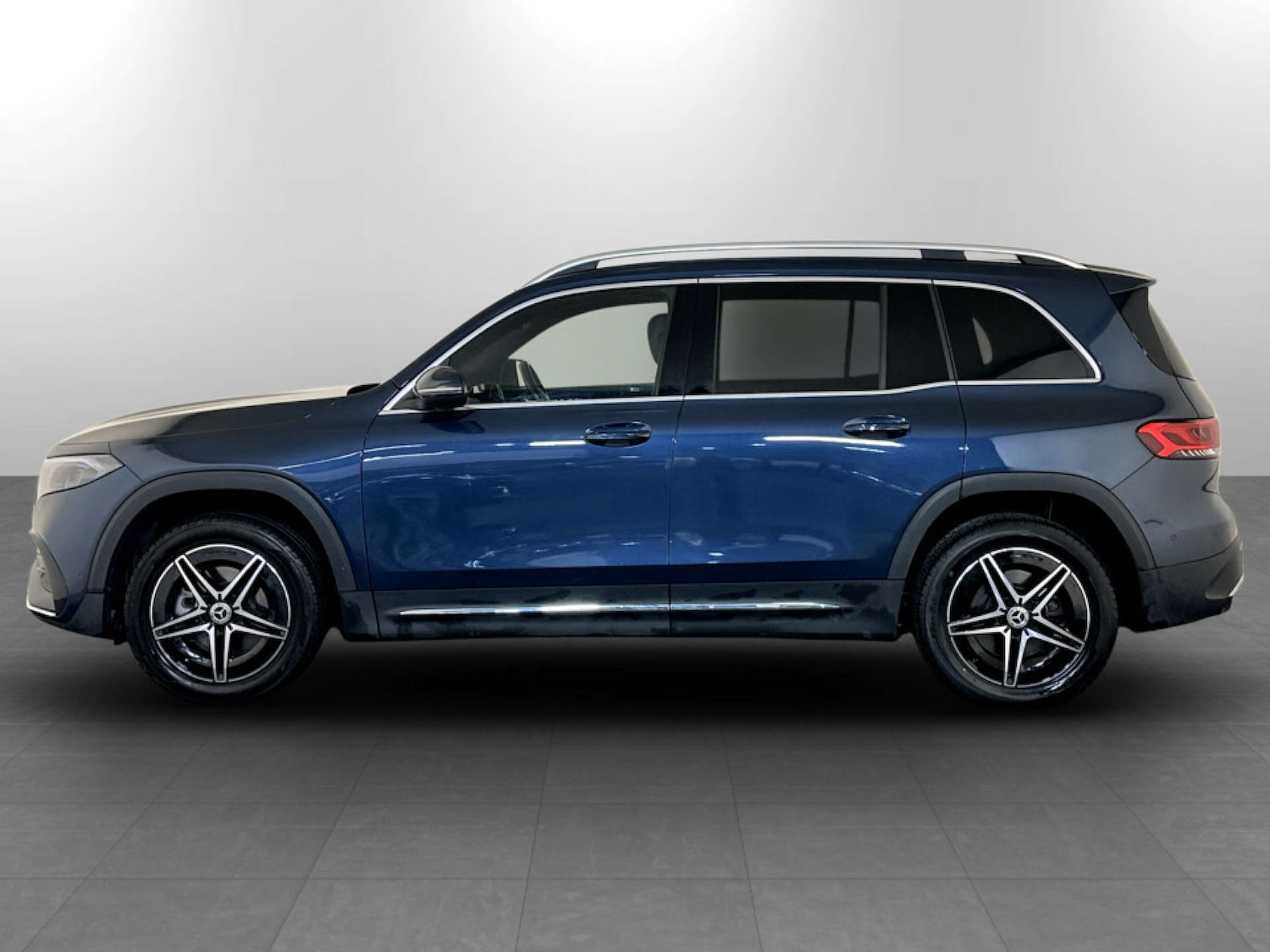 Used Mercedes-Benz EQB 2023 for sale - 77452425: Photo 7