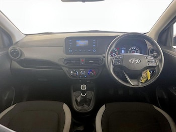 Used Hyundai i10 2022 for sale - 76231056: Photo