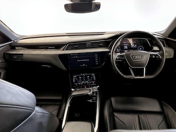 Used Audi e-tron 2021 for sale - 77006135: Photo