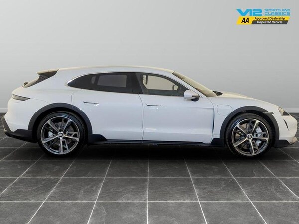 Used Porsche Taycan 2022 for sale - 75712603: Photo 11