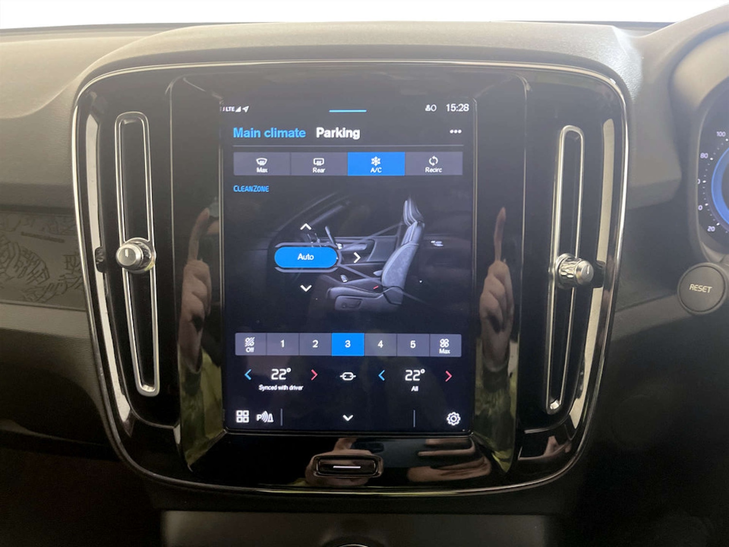 Used Volvo XC40 2022 for sale - 77437501: Photo 24