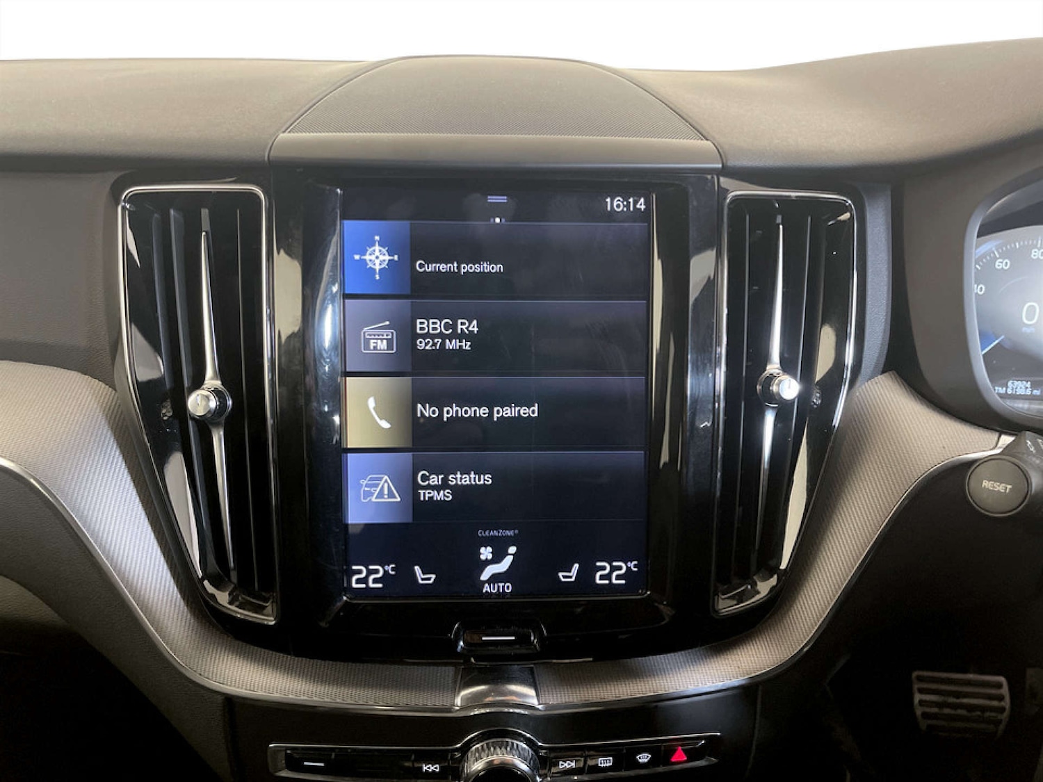 Used Volvo XC60 2018 for sale - 77186069: Photo 21