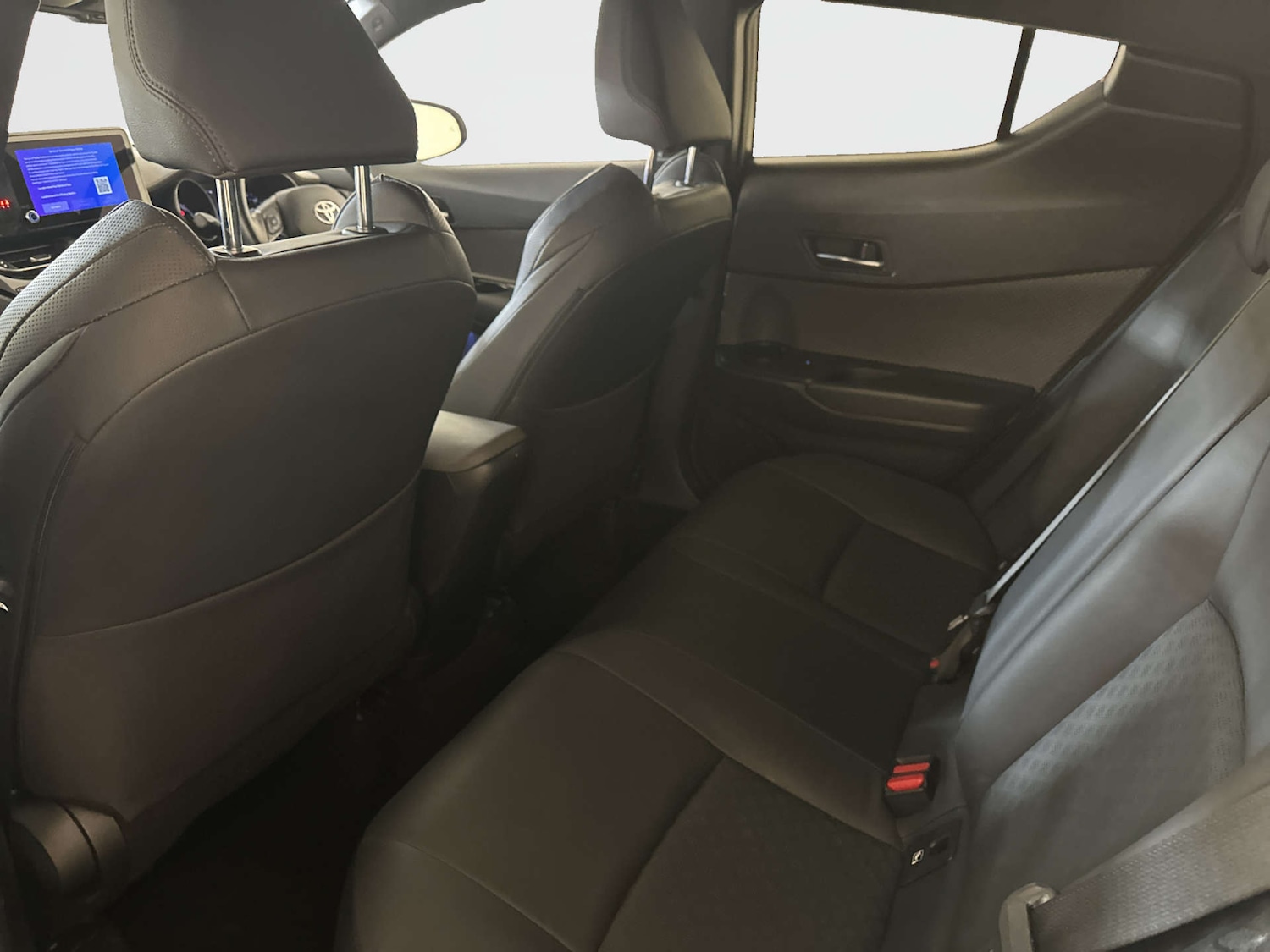 Used Toyota C-HR 2023 for sale - 78162745: Photo 14