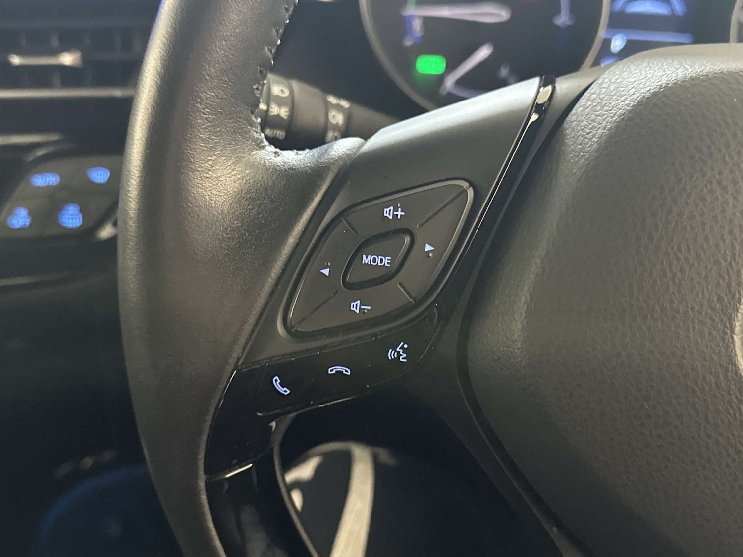 Used Toyota C-HR 2023 for sale - 78162745: Photo 17