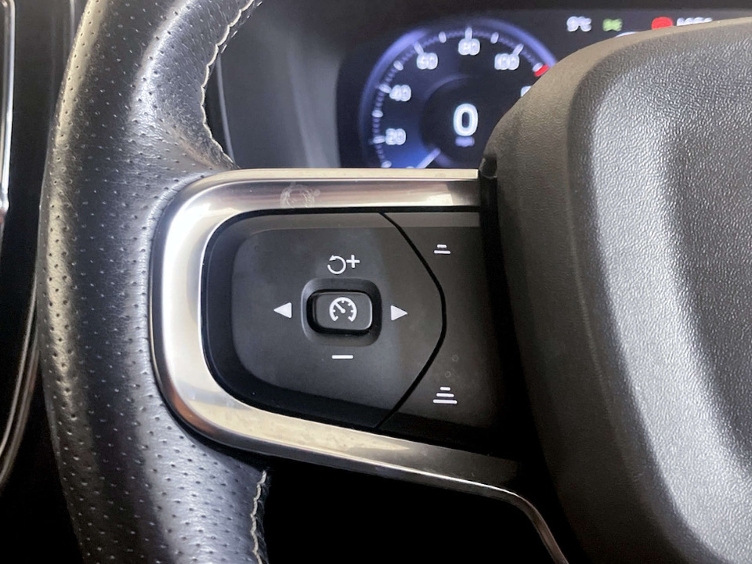 Used Volvo XC40 2020 for sale - 77437521: Photo 15