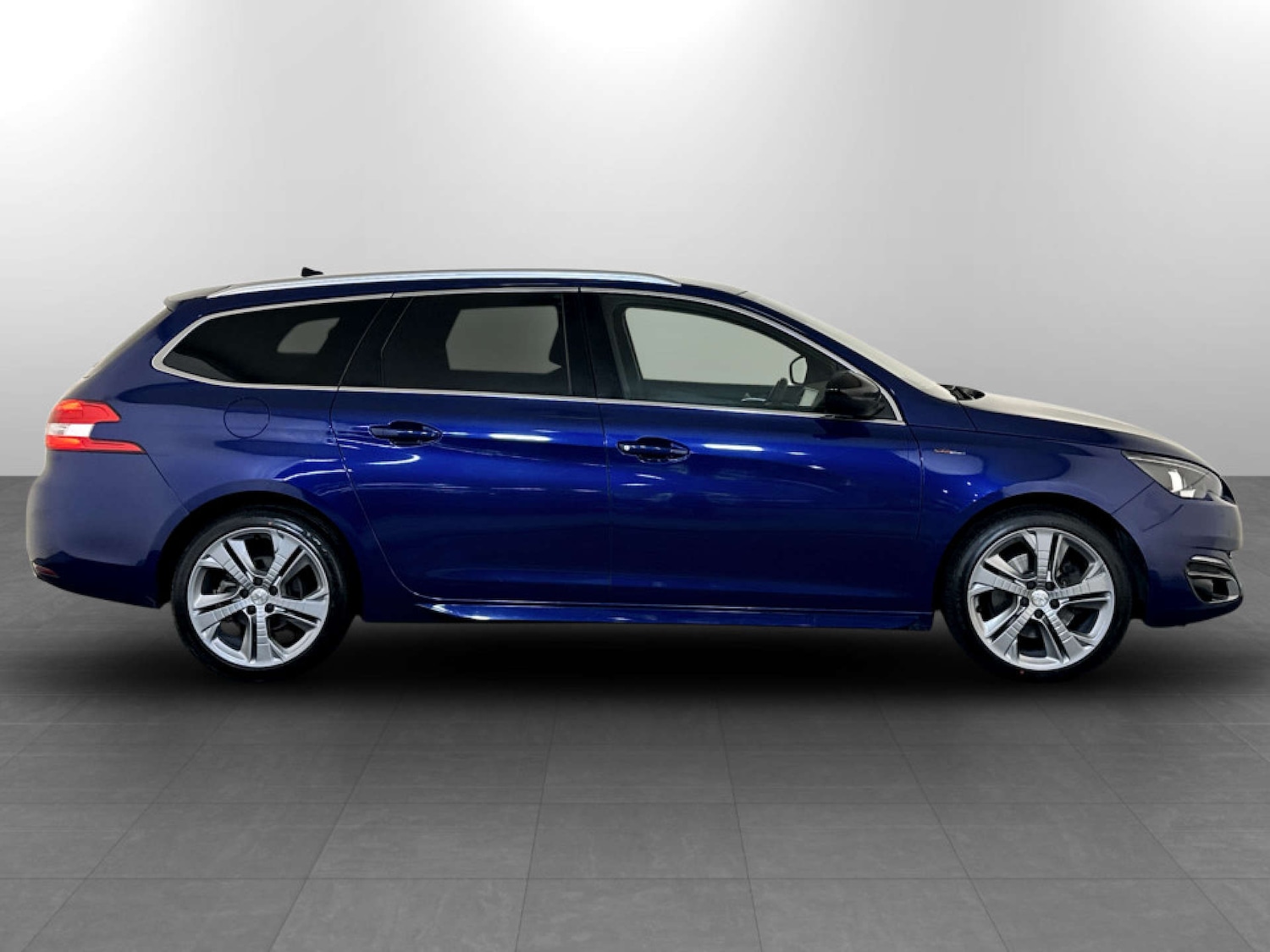 Used Peugeot 308 2017 for sale - 77998596: Photo 11