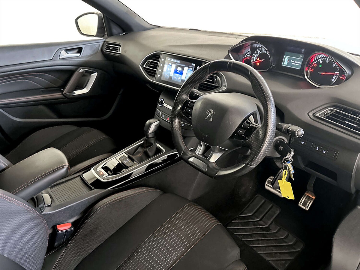 Used Peugeot 308 2017 for sale - 77998596: Photo 15