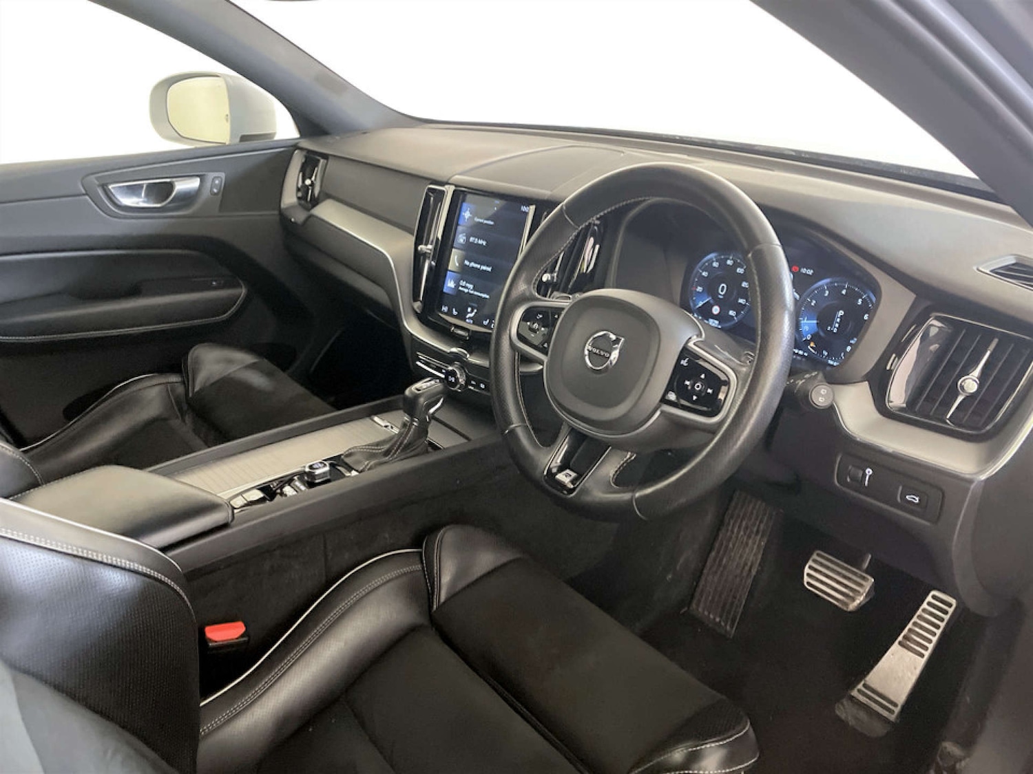 Used Volvo XC60 2018 for sale - 77221007: Photo 15