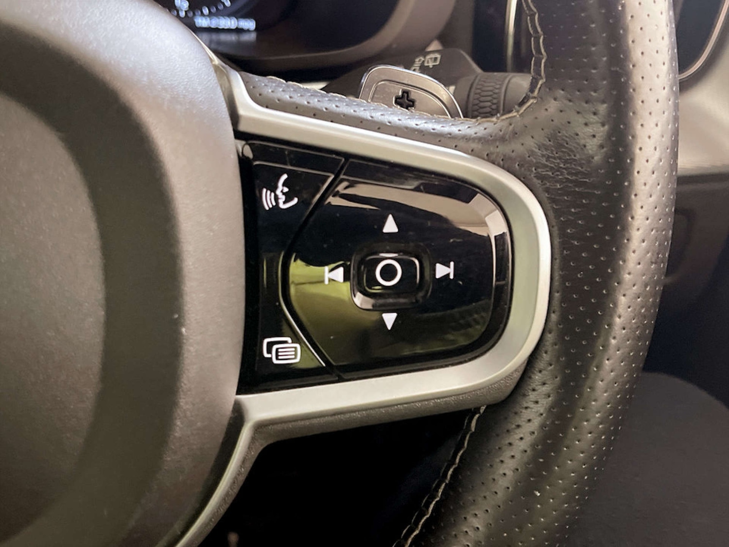 Used Volvo XC60 2018 for sale - 77221007: Photo 19