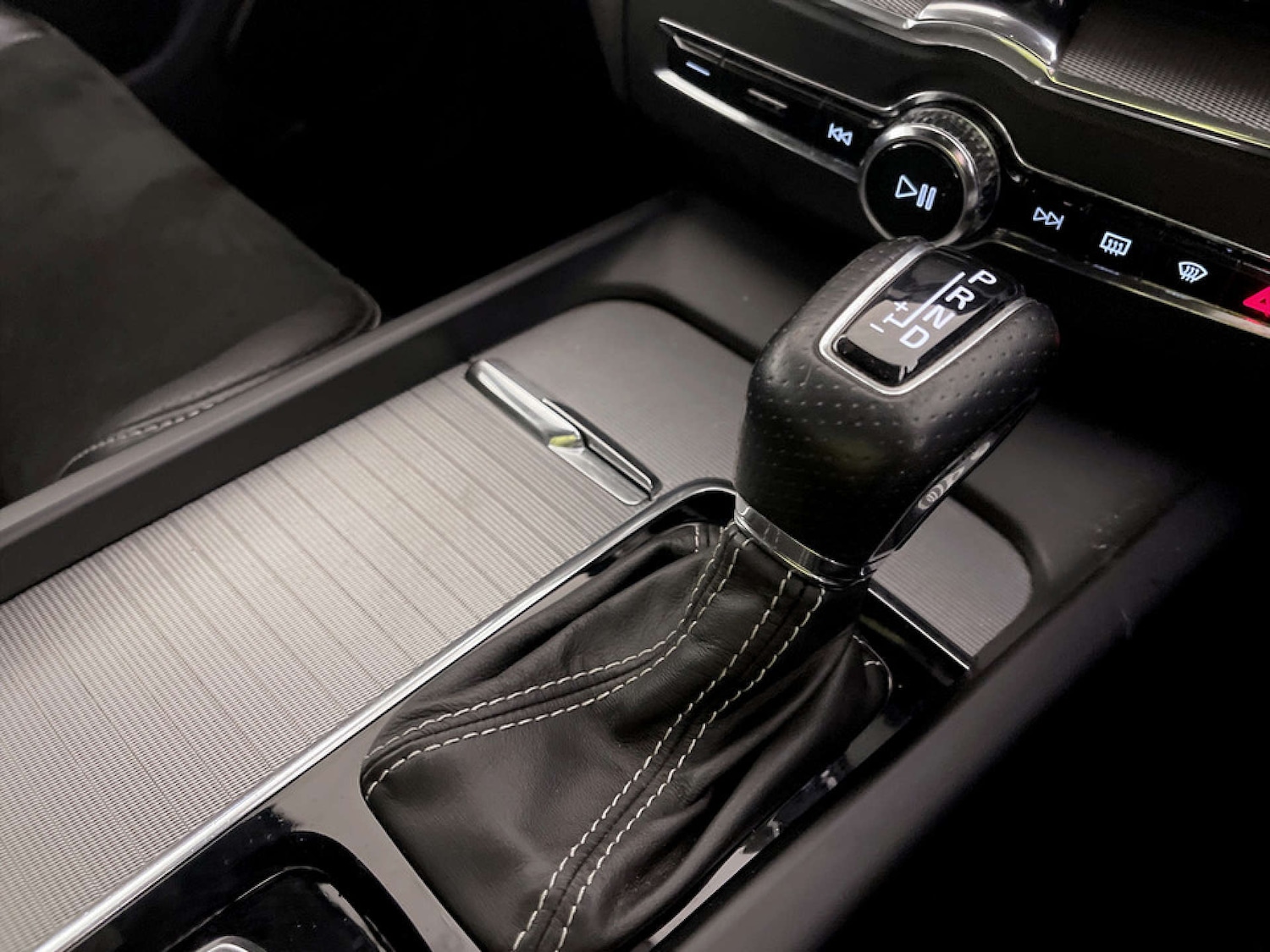 Used Volvo XC60 2018 for sale - 77221007: Photo 26