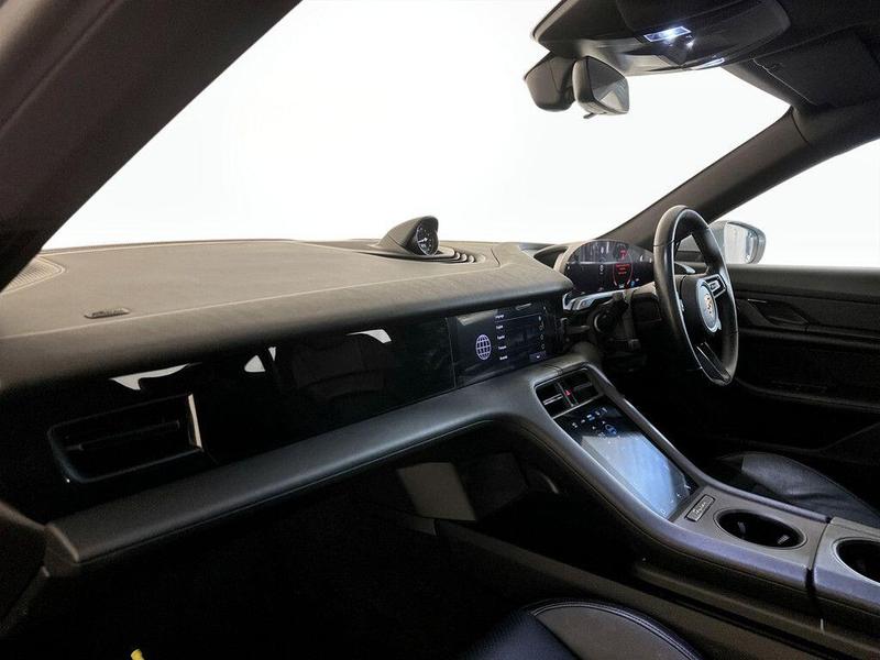 Used Porsche Taycan 2021 for sale - 76641032: Photo 12