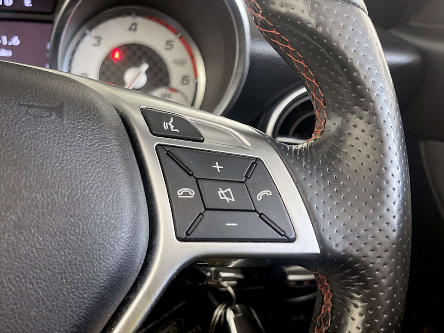 Used Mercedes-Benz SLK 2015 for sale - 77185847: Photo 19