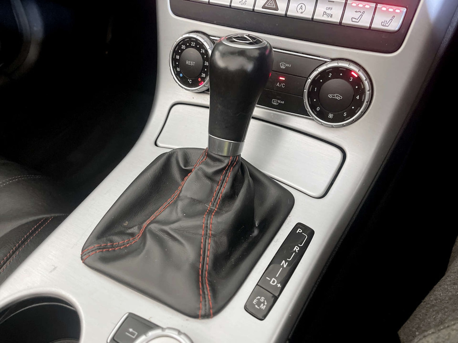 Used Mercedes-Benz SLK 2015 for sale - 77185847: Photo 25