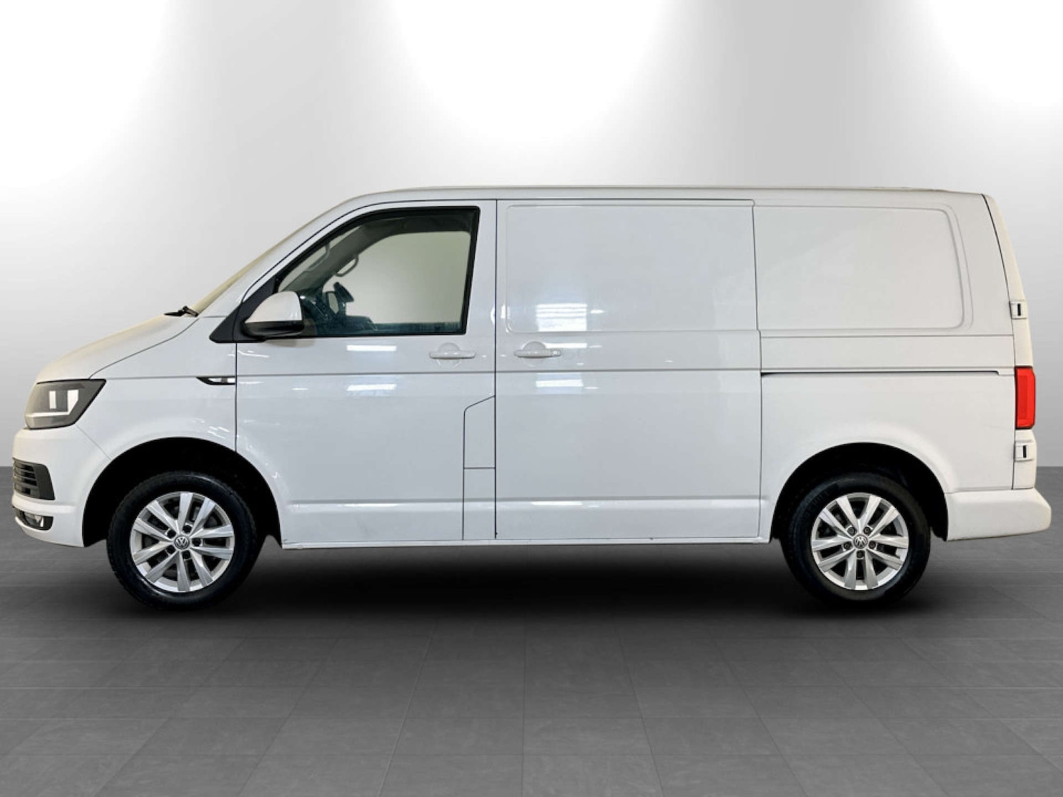 Used Volkswagen Transporter 2017 for sale - 77272718: Photo 7
