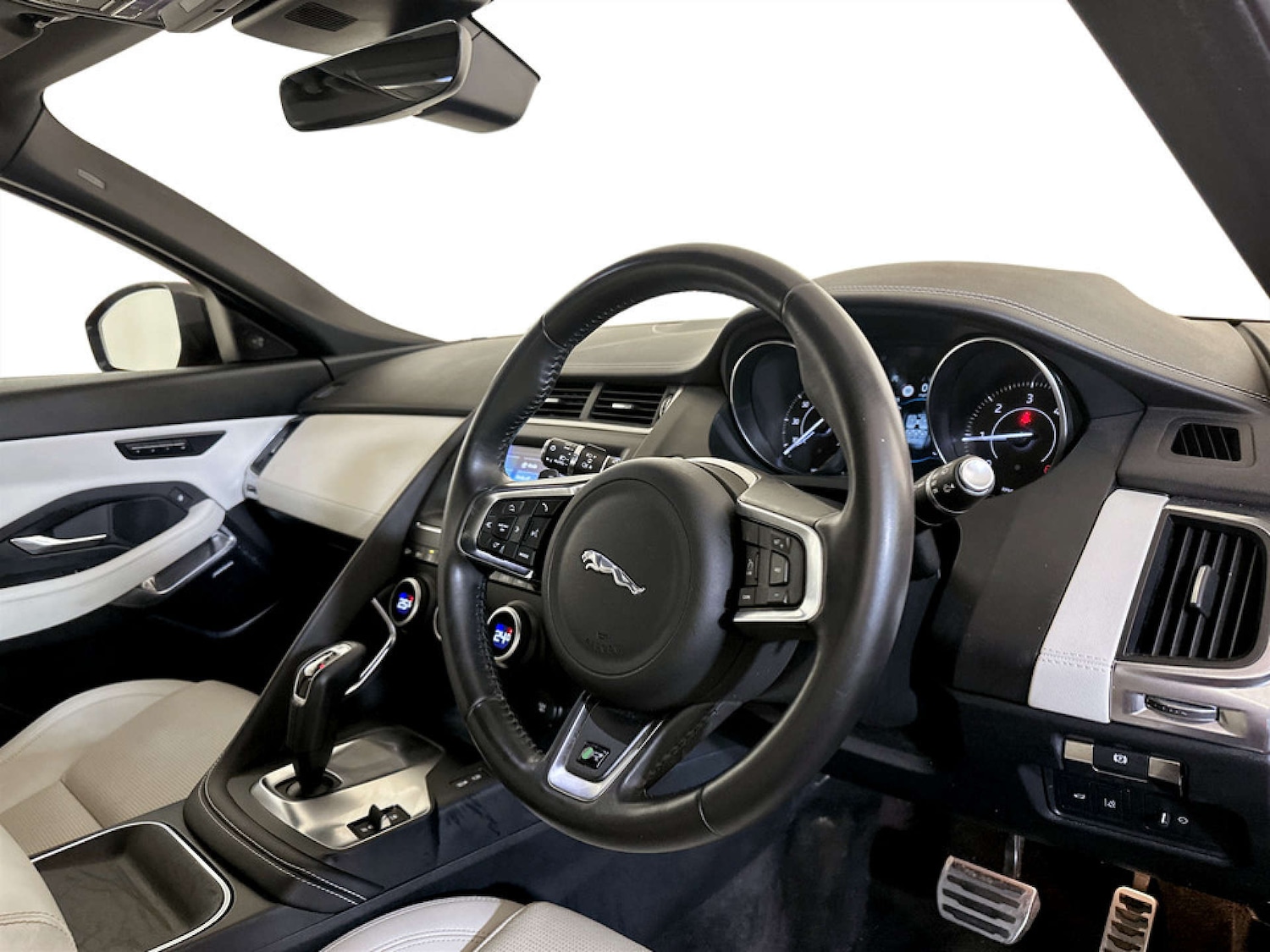 Used Jaguar E-Pace 2019 for sale - 77186138: Photo 16