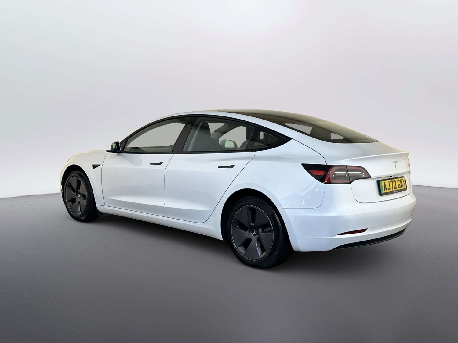 Used Tesla Model 3 2022 for sale - 77900948: Photo 8