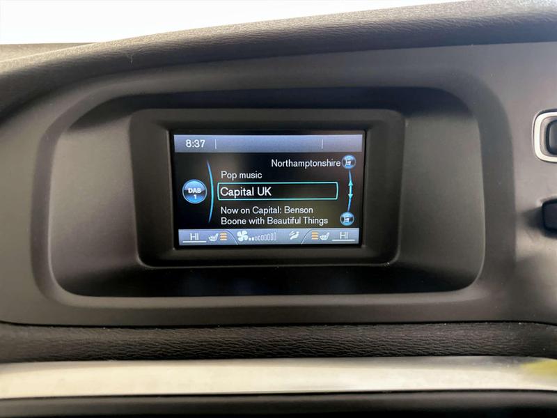 Used Volvo V40 2016 for sale - 76984783: Photo 21